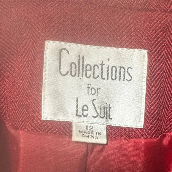 Collections for Le Suit Burgundy Suit Set - Picture 9 of 9